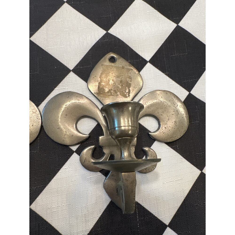 Vintage heavy fleur de lis candleholder silver color home decor made in India - Picture 4 of 4